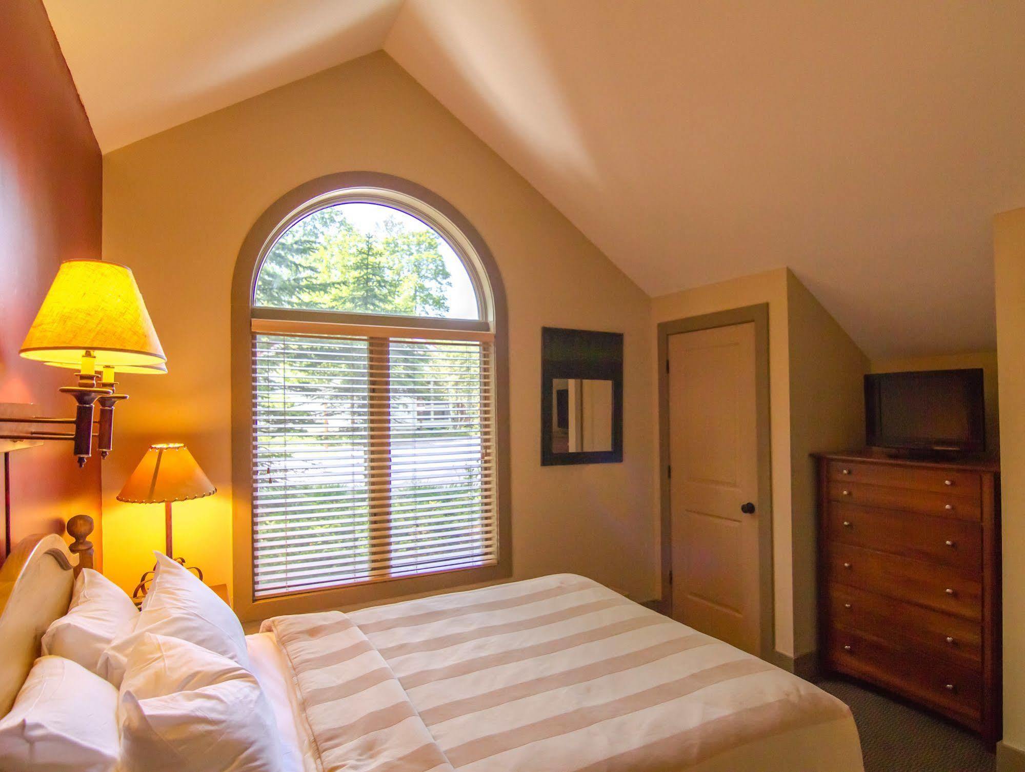 Crystal Mountain Hotel Thompsonville Bagian luar foto