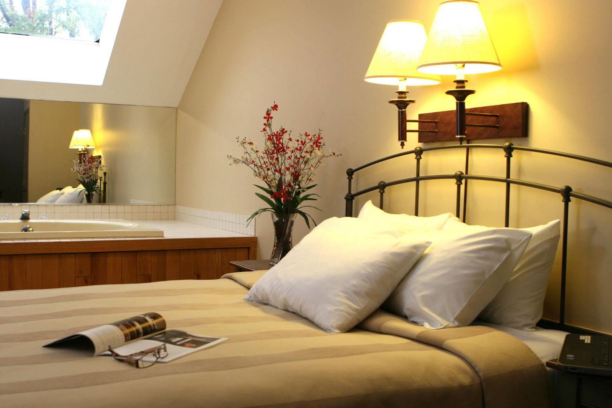 Crystal Mountain Hotel Thompsonville Bagian luar foto
